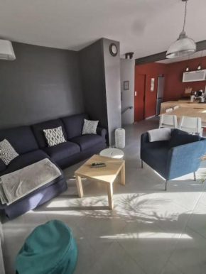 Millerand maison climatisation 3 chambres jardin et stationnement proche intra muros